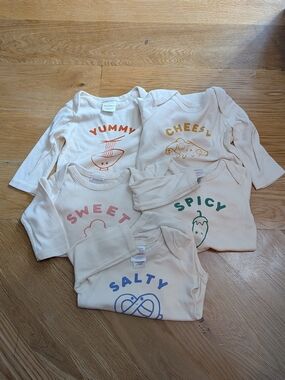 Hanna Andersson Cream Graphic Long-Sleeve Bodysuits - Multicolor Food Icons